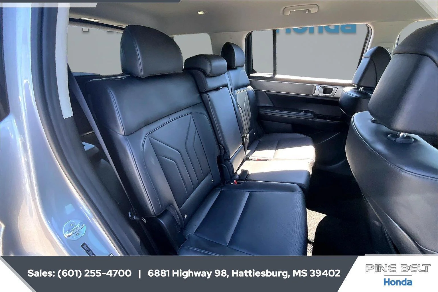 Used 2025 Shimmering Silver Hyundai SEL image 20