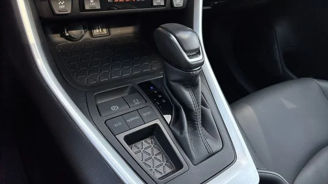 Used 2024 Black Toyota XLE Premium image 32