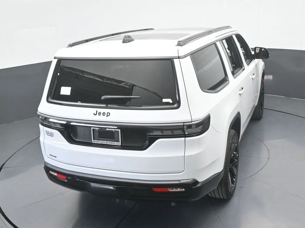 New 2026 Bright White Clear-Coat Exterior Paint Jeep Limited Reserve image 54