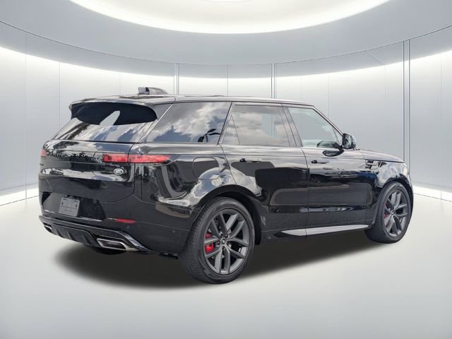 Used 2023 Black Land Rover SE Dynamic image 6