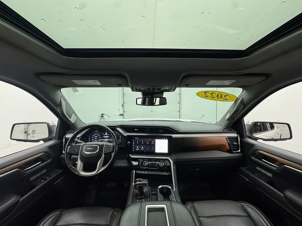 Used 2022 White Frost Tricoat GMC Denali image 3