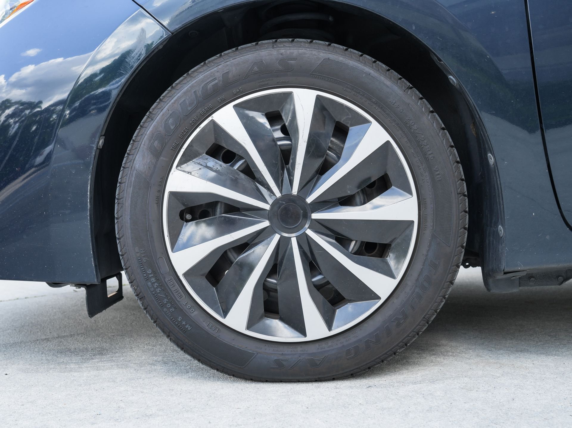 Used 2019 Blue Toyota LE image 15