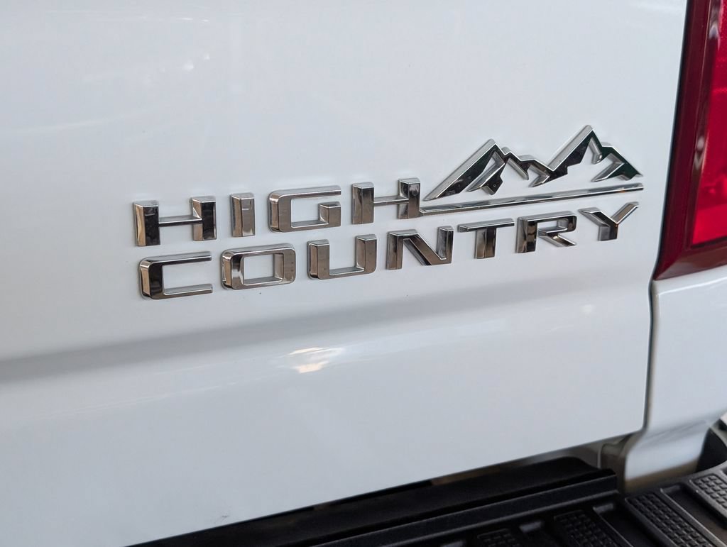 Used 2022 Summit White Chevrolet High Country image 8