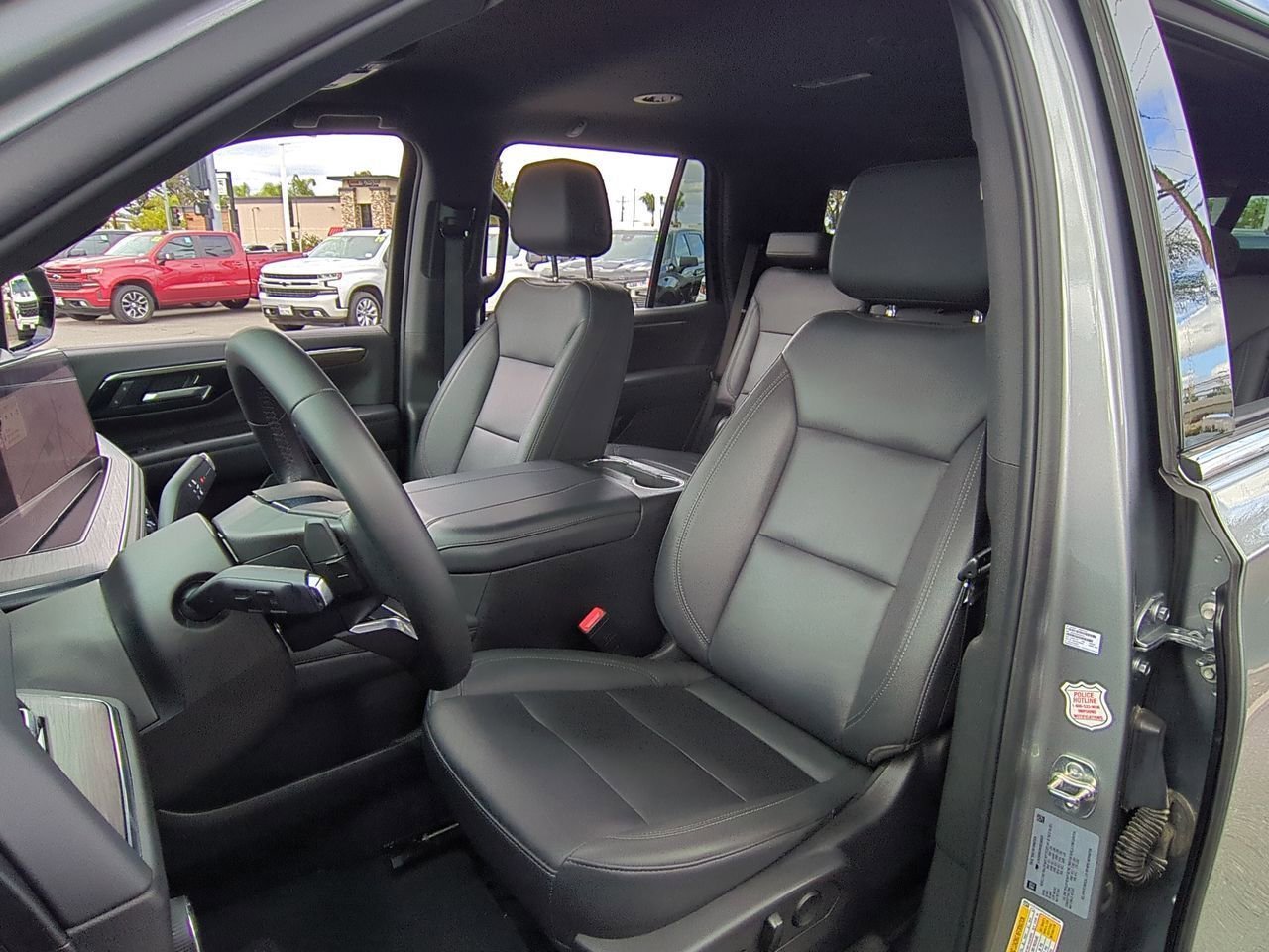 2025 Chevrolet Tahoe LT - Photo 19