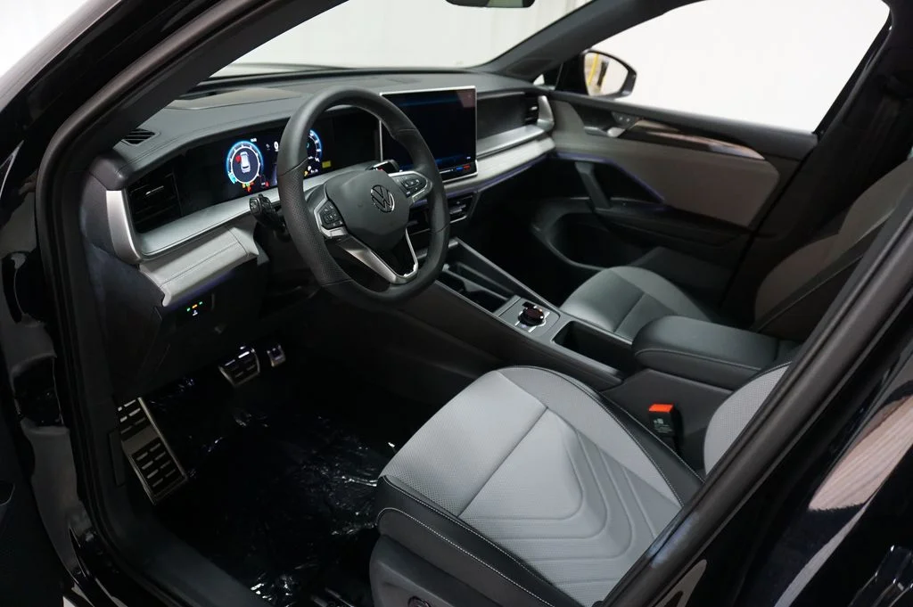 New 2026 Black Volkswagen 2.0T SE R-Line Black image 9