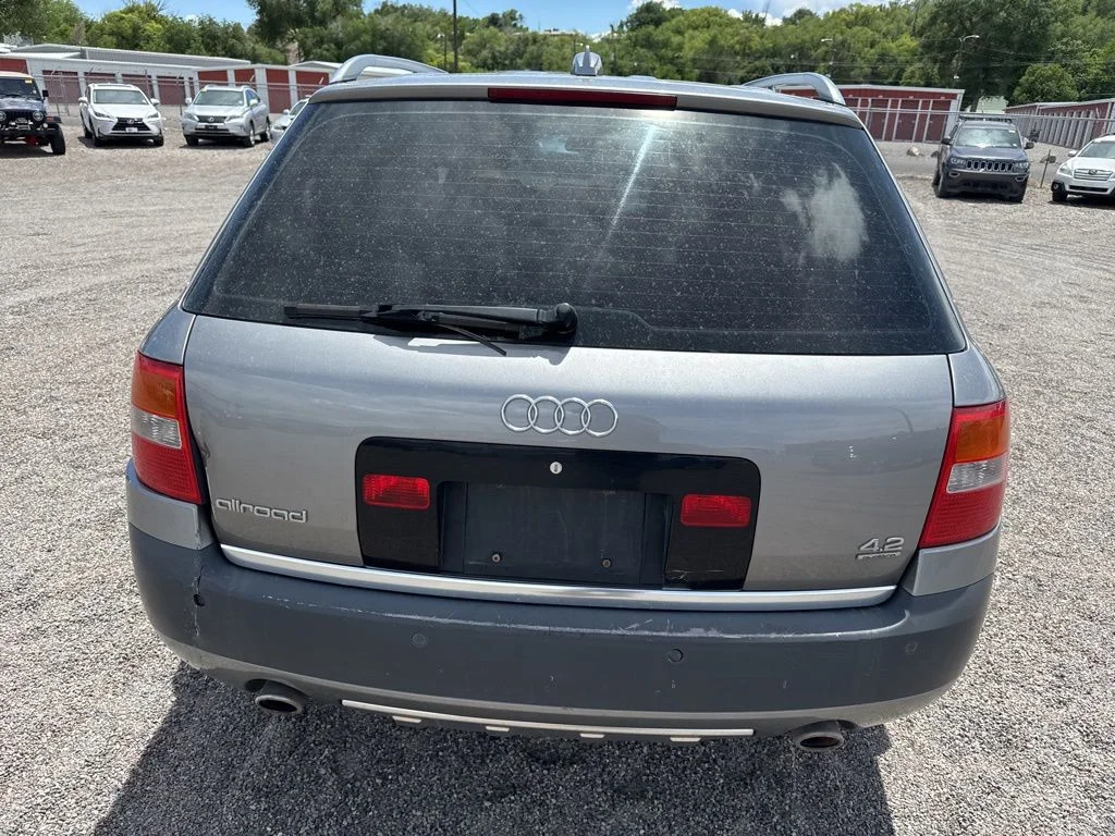 Used 2004 Atlas Gray Metallic/Dark Gray Audi 4.2 image 9