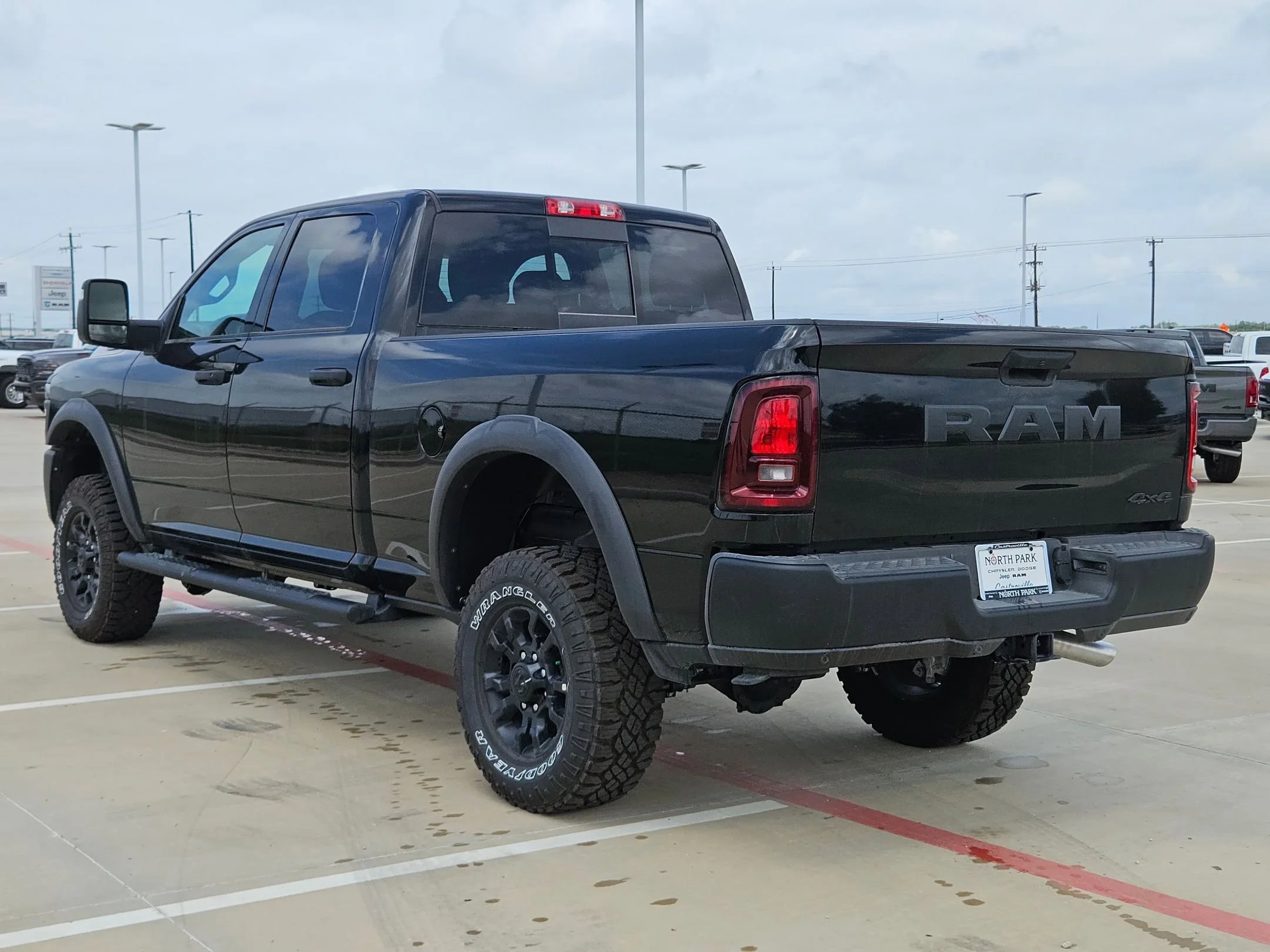 New 2026 Diamond Black Crystal Pearl-Coat Exterior Paint RAM Power Wagon Tradesman image 5