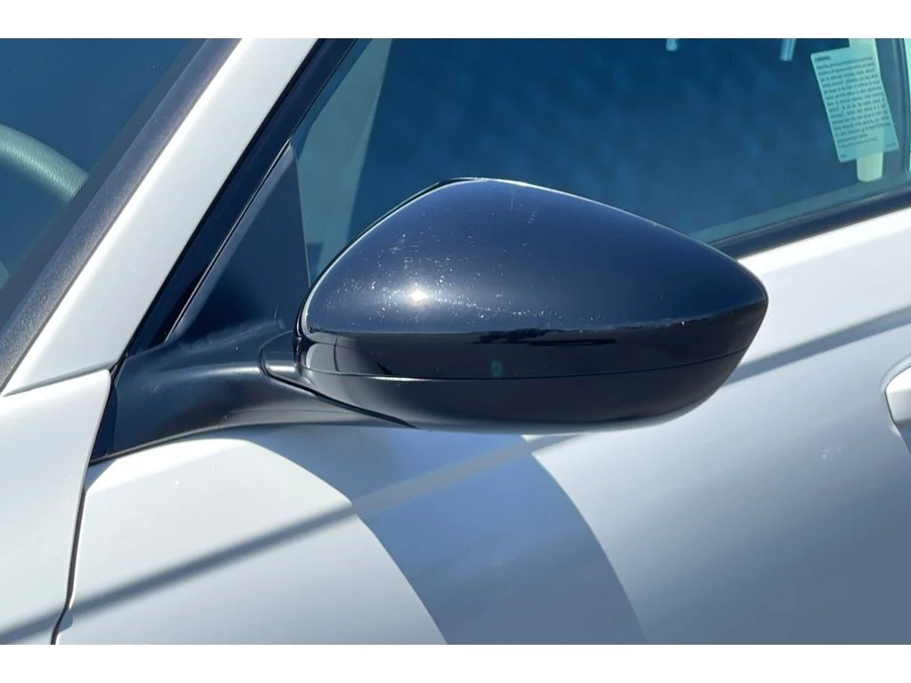 Used 2025 Platinum White Pearl Honda SE image 12