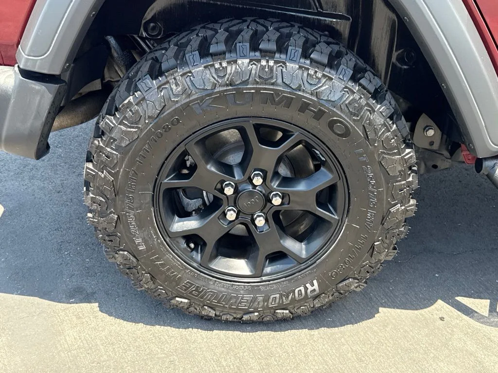 Used 2021  Jeep Unlimited Willys image 14
