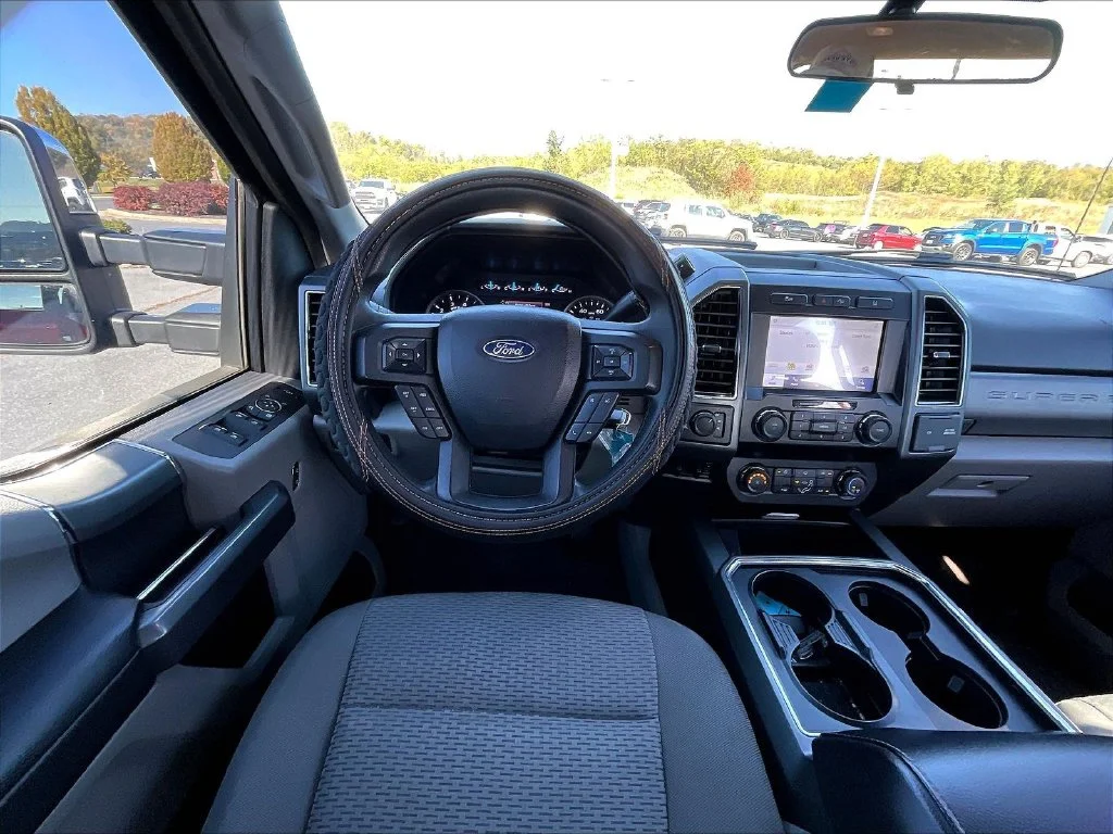 Used 2020 Rapid Red Metallic Tinted Clearcoat Ford XLT image 10