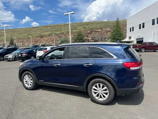 Used 2018 Blaze Blue Kia LX V6 image 11