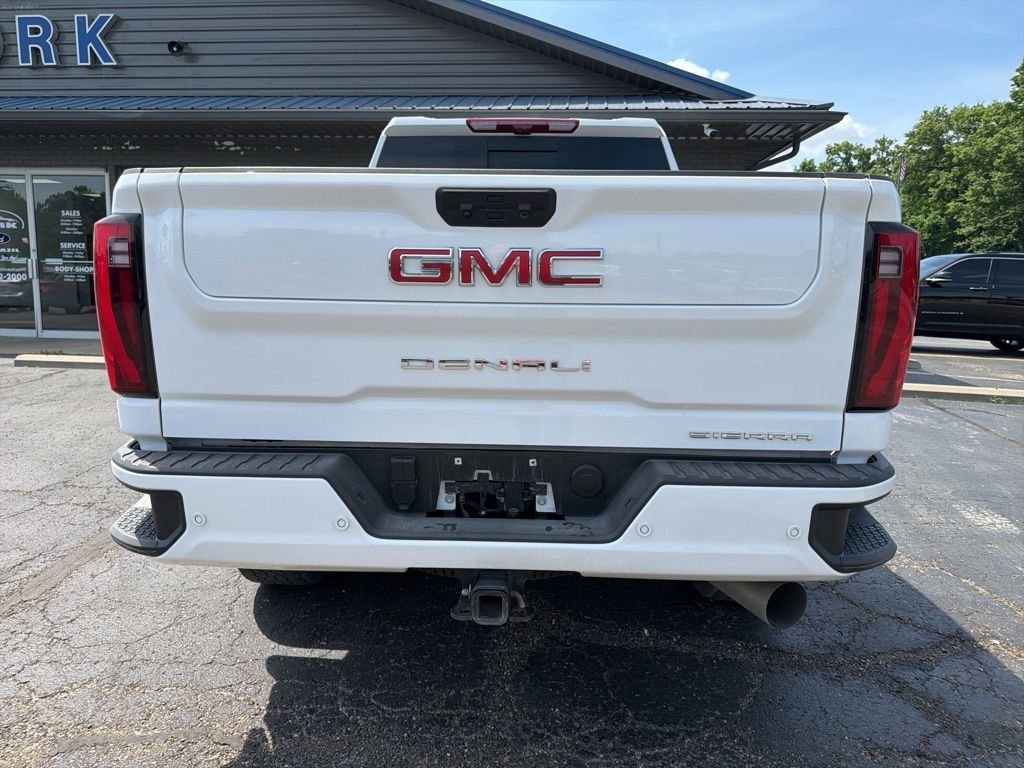 Used 2025 White GMC Denali image 5