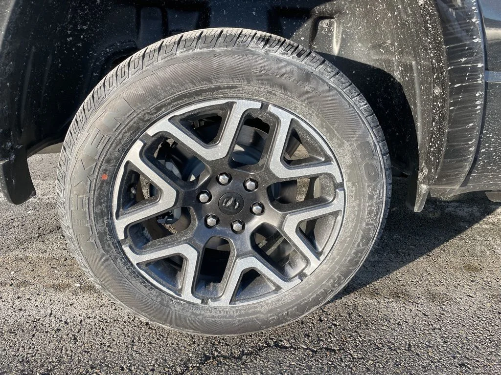 New 2026 Diamond Black Crystal Pearl-Coat Exterior Paint RAM Laramie image 9