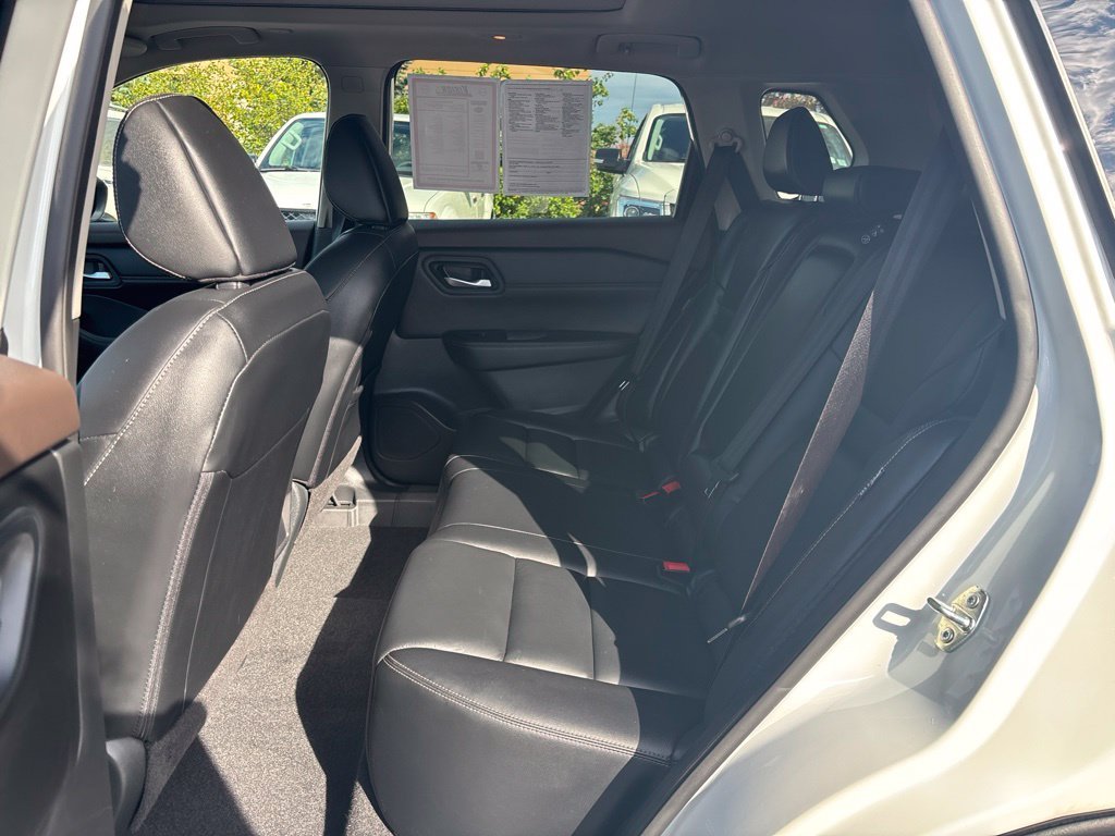 Used 2023 White Nissan SL image 14