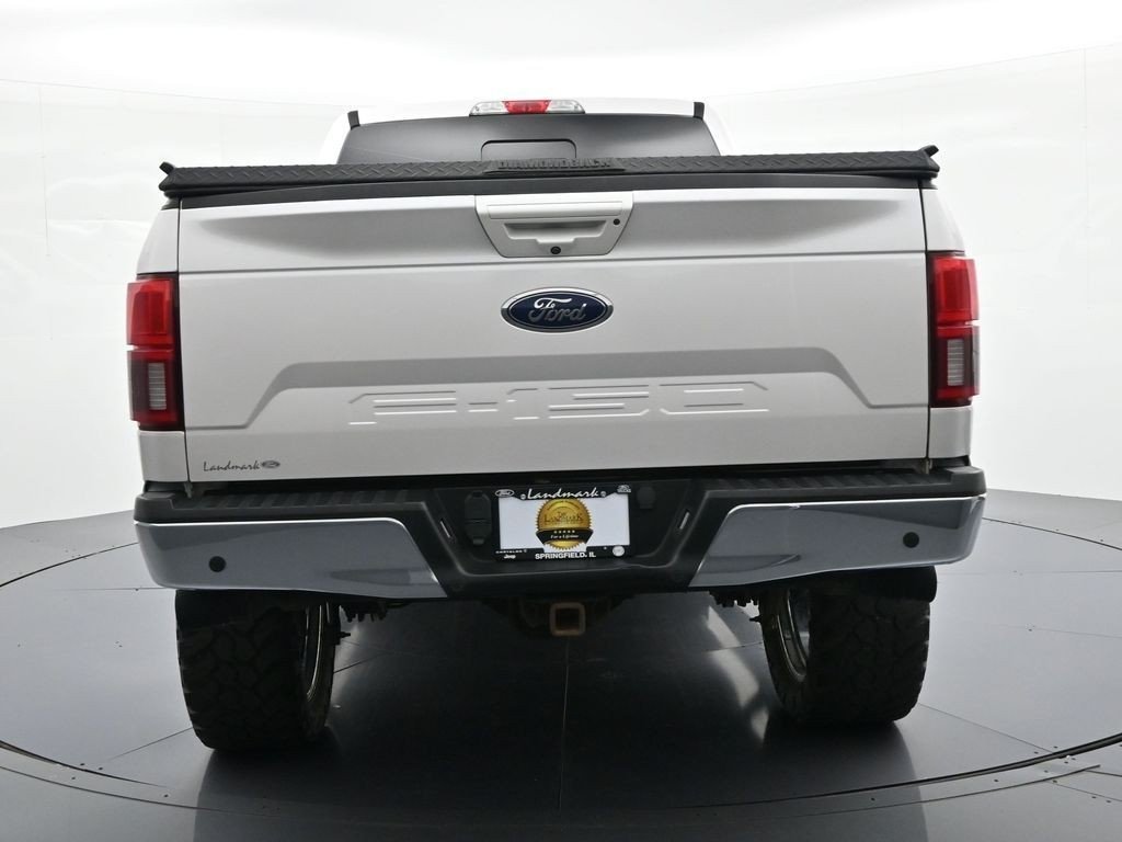 Used 2018 White Platinum Clearcoat Metallic Ford Lariat image 7