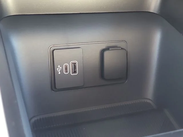 New 2027 Gray Metallic Ford Active image 29