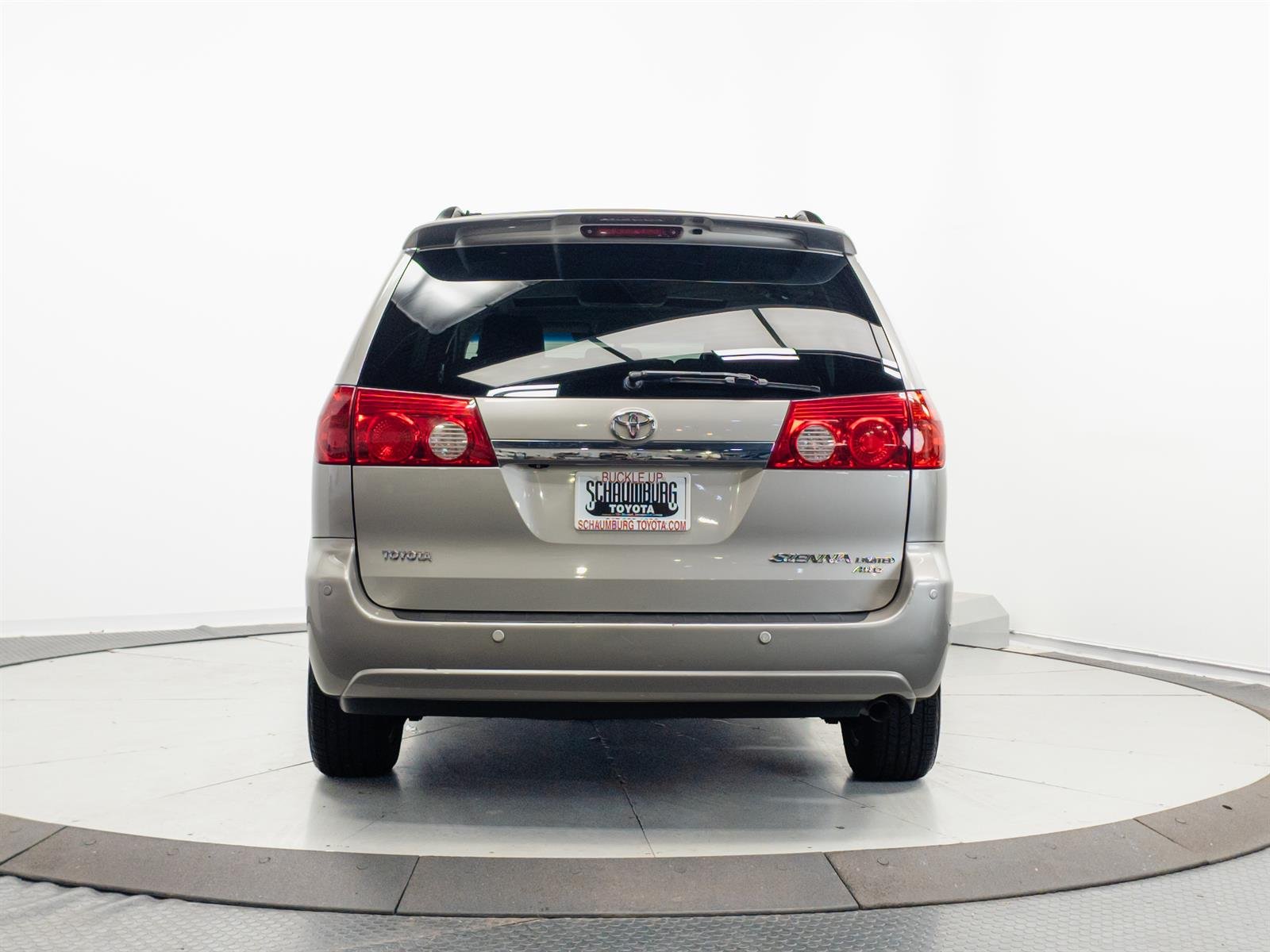 Used 2006 Silver Toyota XLE Limited image 11