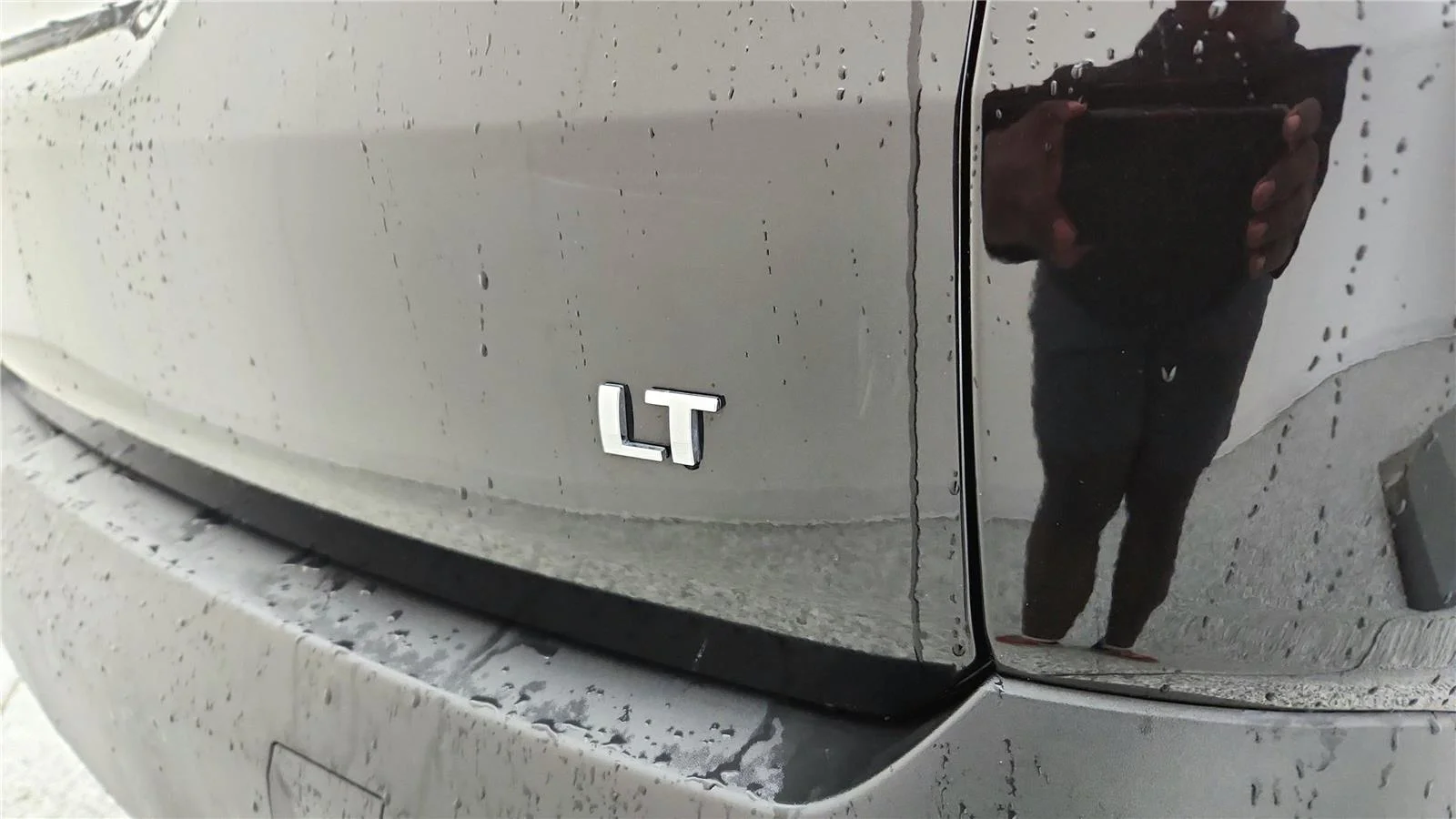Used 2023 Mosaic Black Metallic Chevrolet LT Cloth image 39