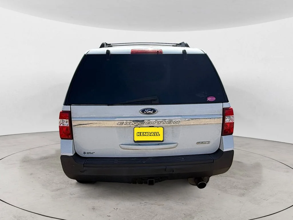 Used 2016 White Ford XL image 4