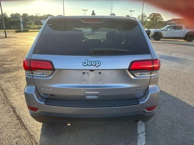 Used 2020 Silver Jeep Laredo E image 17