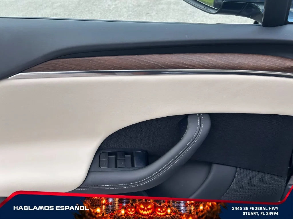 Used 2022  Tesla AWD image 22