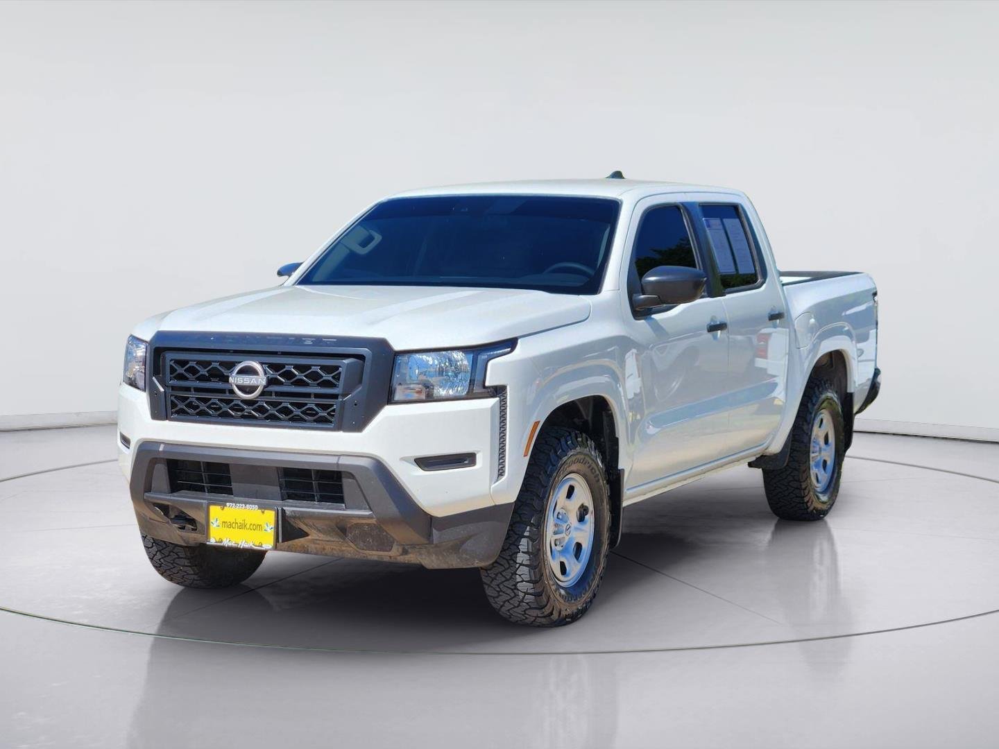 Used 2024 Glacier White Nissan S image 3