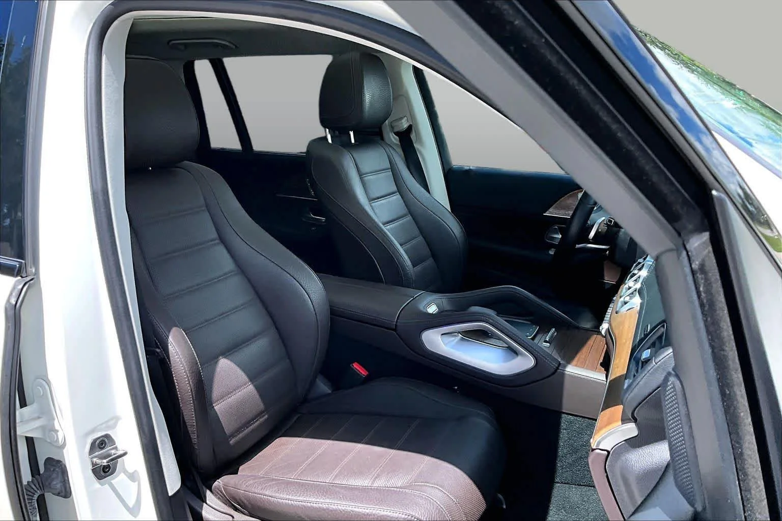 Used 2022 MANUFAKTUR Diamond White Bright Mercedes-Benz GLS 450 image 9