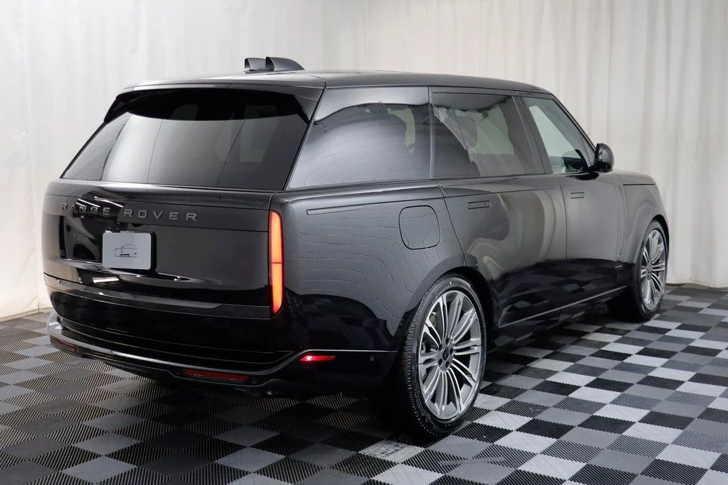 New 2026 Black Land Rover SE image 20