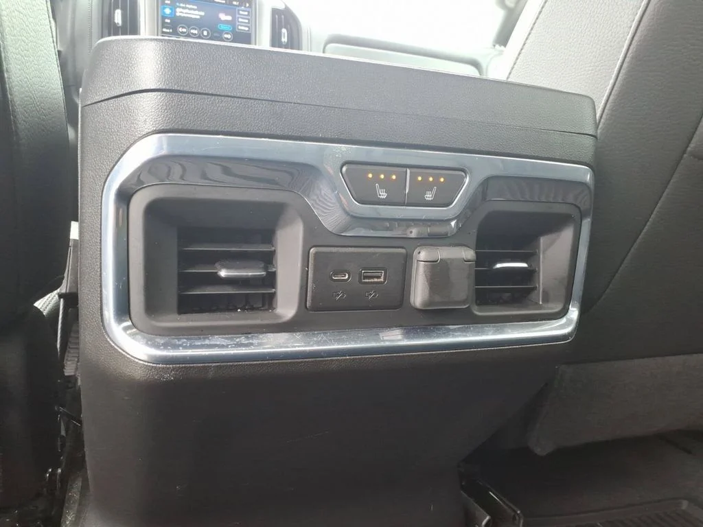 Used 2020 White GMC Denali image 29