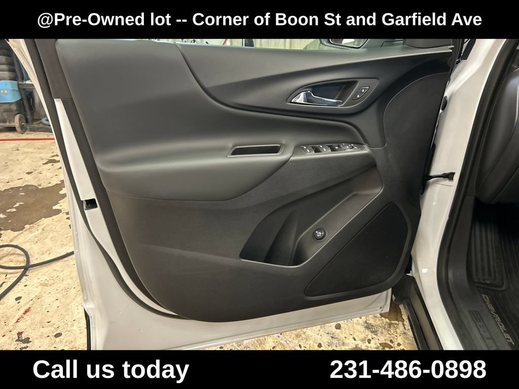Used 2024 Summit White Chevrolet LT image 15