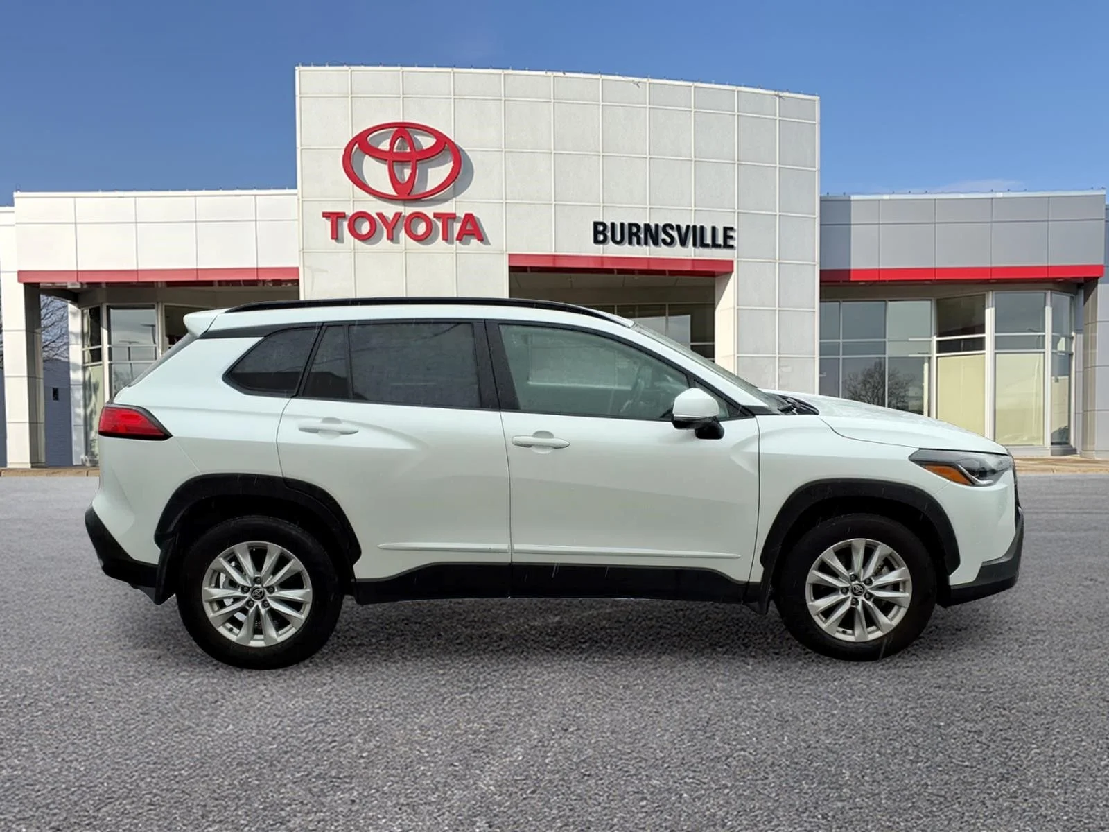 Used 2023 Toyota Corolla Cross LE with VIN 7MUBAABGXPV072925 for sale in Burnsville, Minnesota