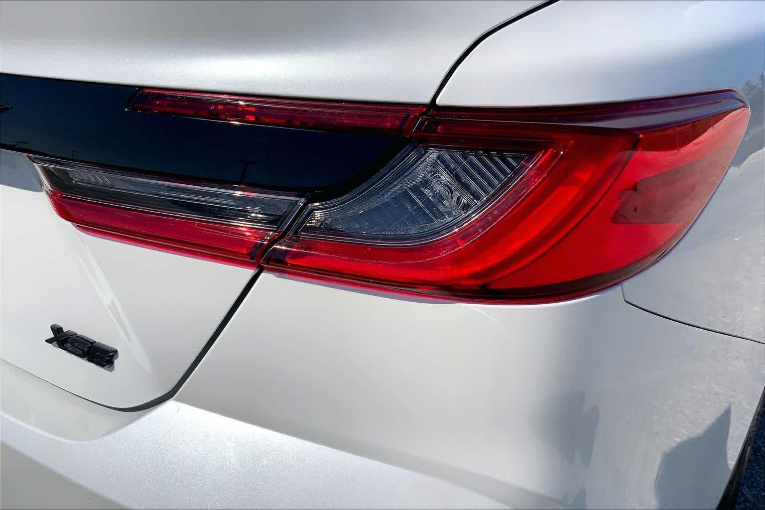 Used 2025 Wind Chill Pearl Toyota XSE image 30