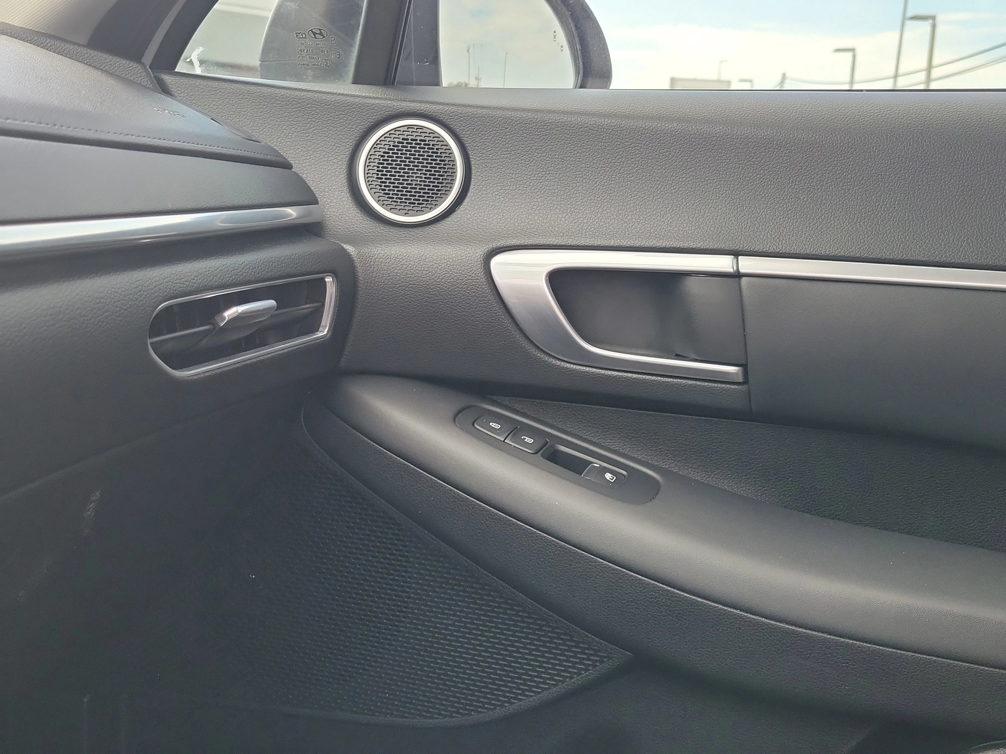 Used 2020 Quartz White Hyundai SEL image 29