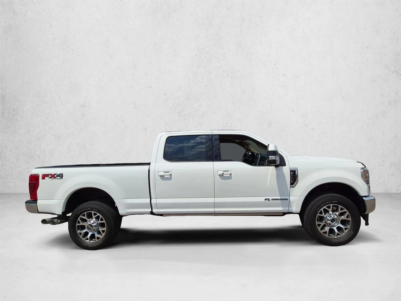 Certified Used 2022 Star White Metallic Tri-Coat Ford LARIAT image 4