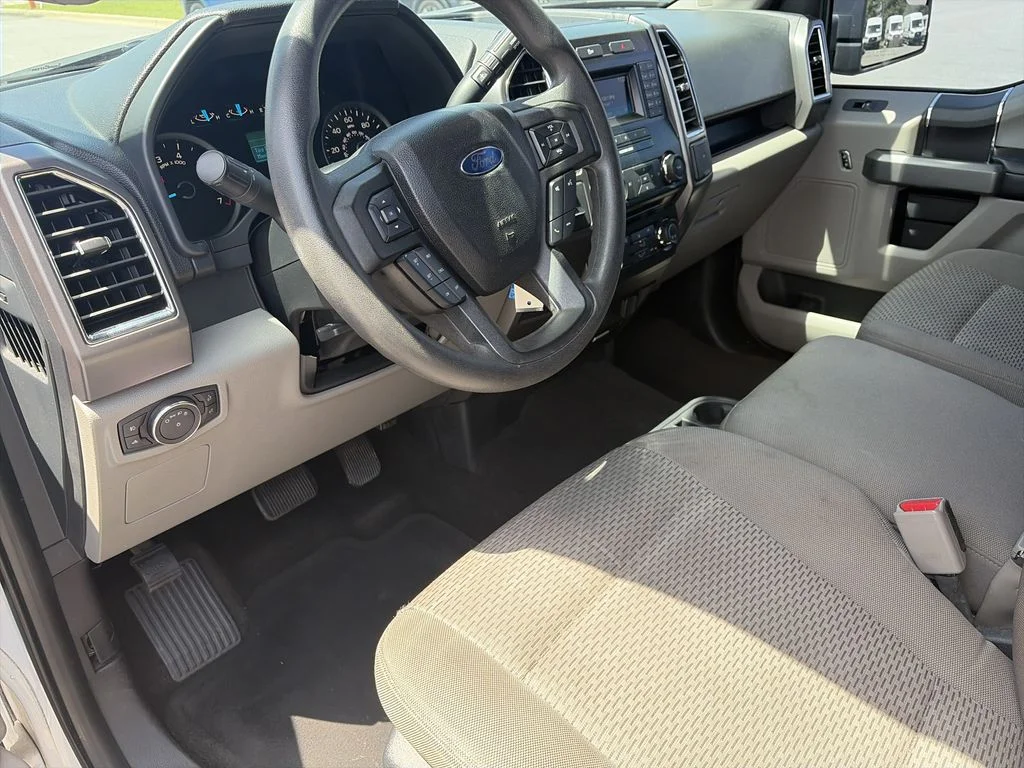 Used 2015 White Ford XLT image 11