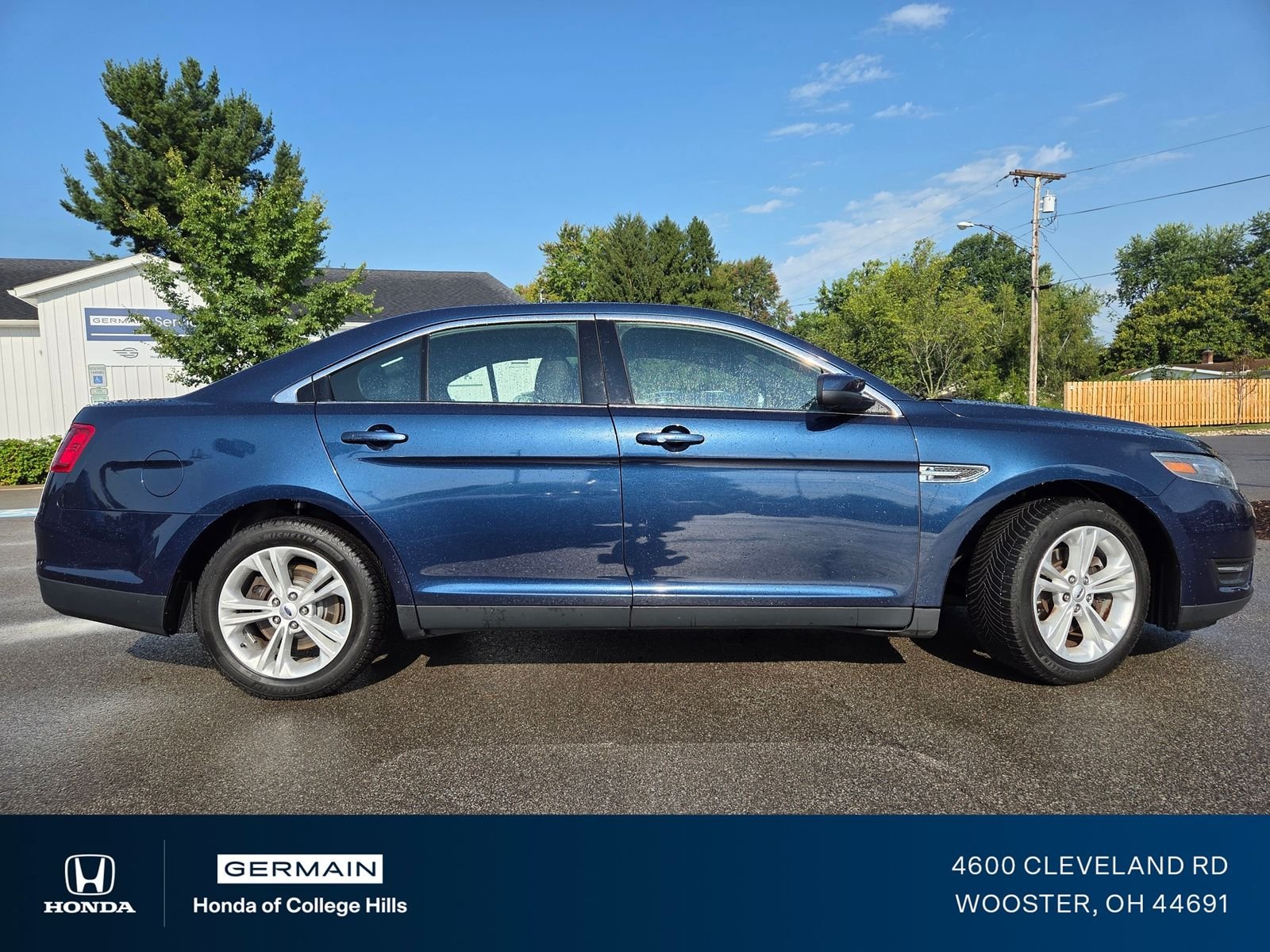 Used 2017 Blue Ford SEL image 19