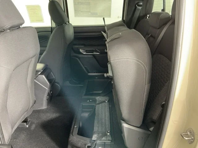 New 2025 Desert Sand Ford XLT image 27