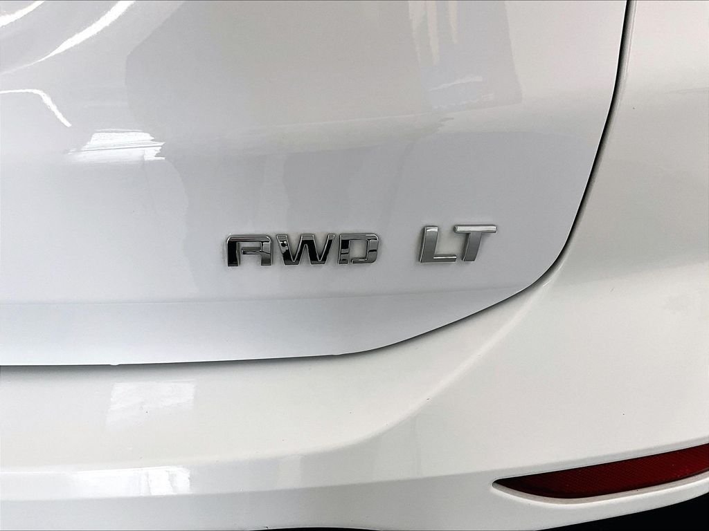 Used 2024 Summit White Chevrolet LT image 28