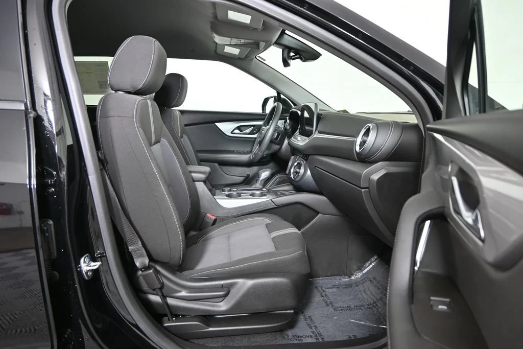 Used 2024 Black Chevrolet 2LT image 13