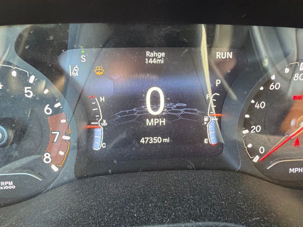 Used 2022 Silver Jeep Latitude Lux image 16
