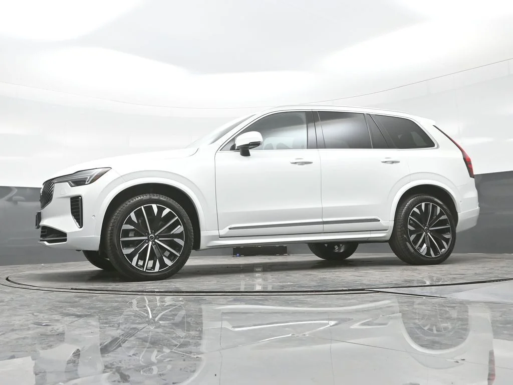 New 2026 Crystal White Volvo Plus image 25