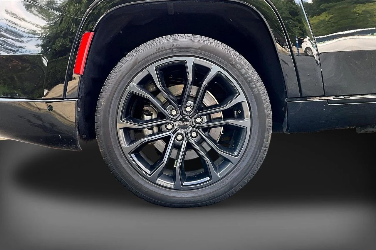Used 2024 Black Jeep Series II image 37