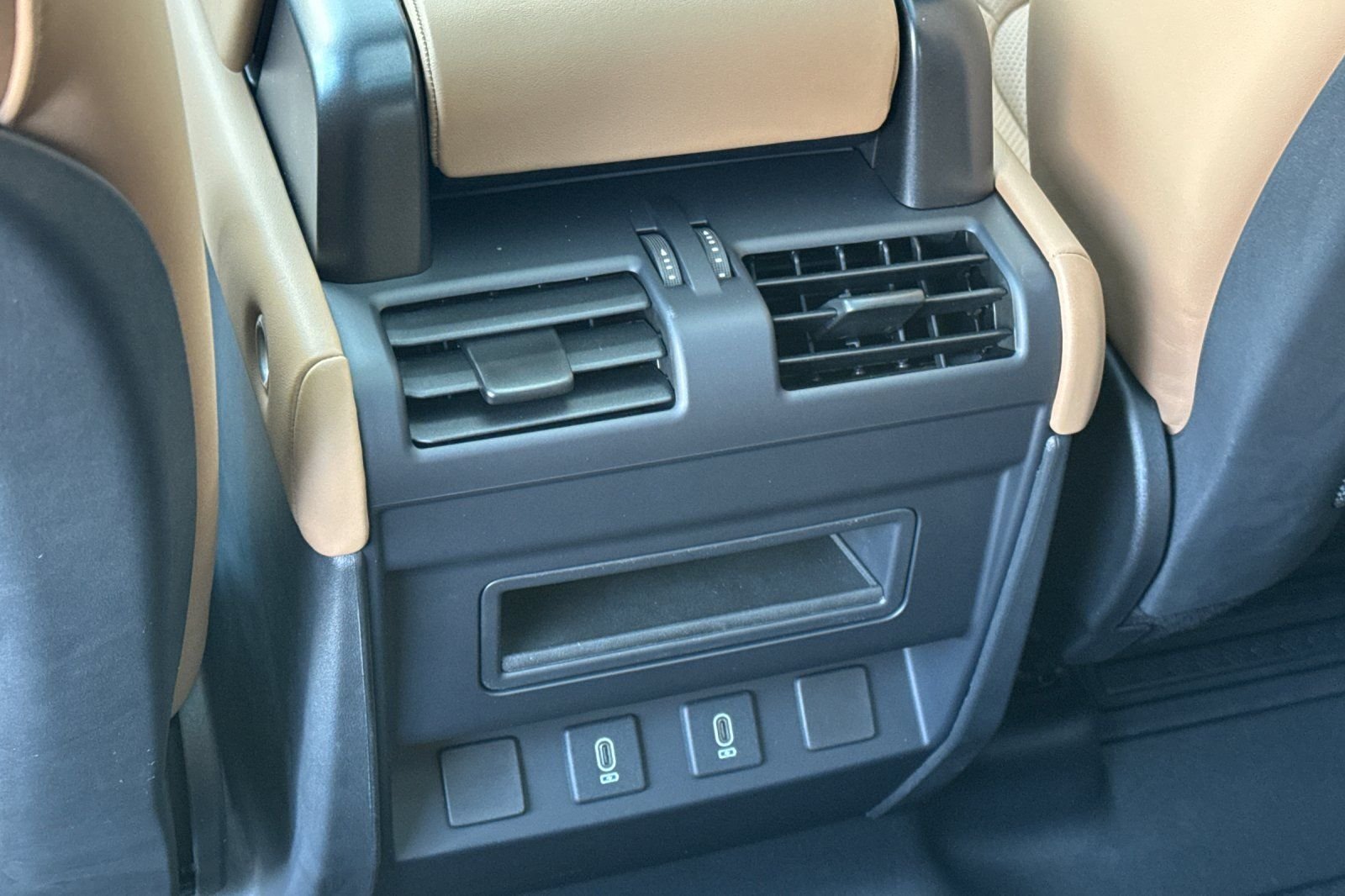 New 2026 Santorini Black Land Rover S image 13