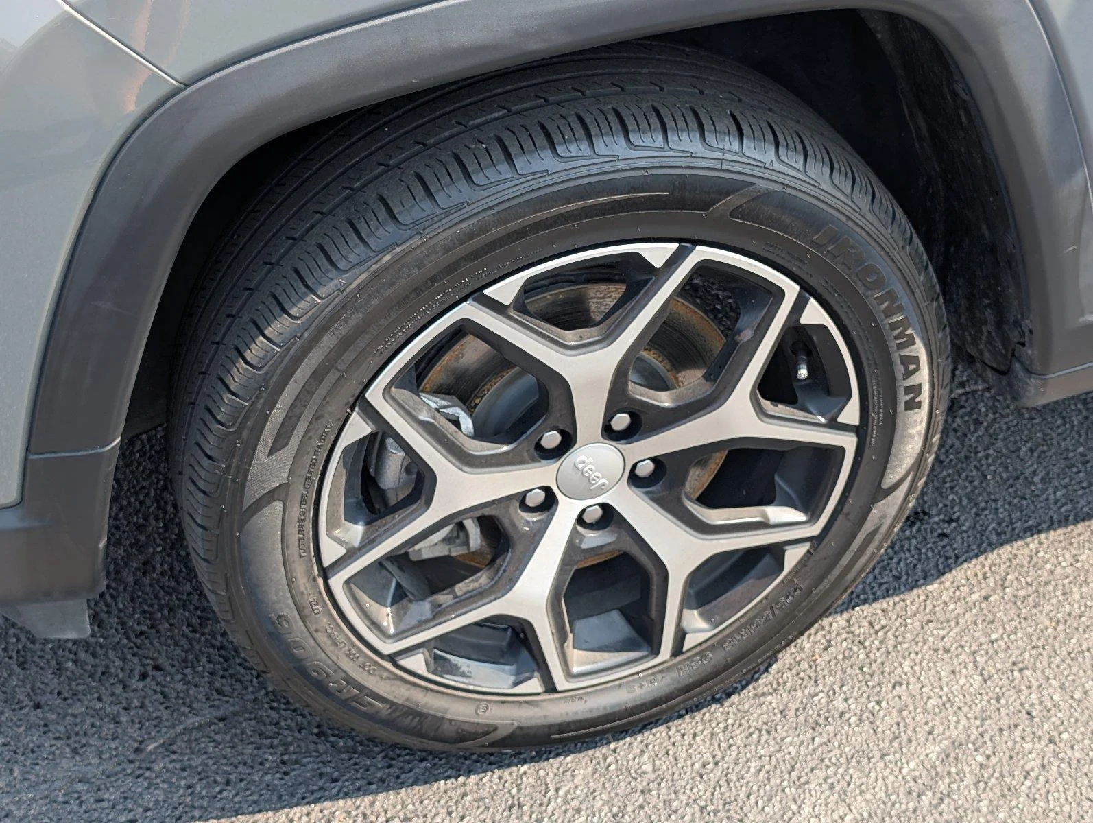 Used 2024 Sting-Gray Clearcoat Jeep Limited image 11