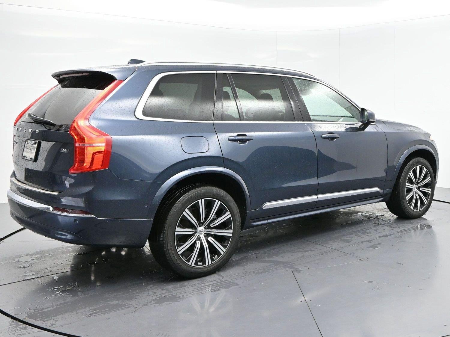 Used 2023 Denim Blue Metallic Volvo Plus image 7