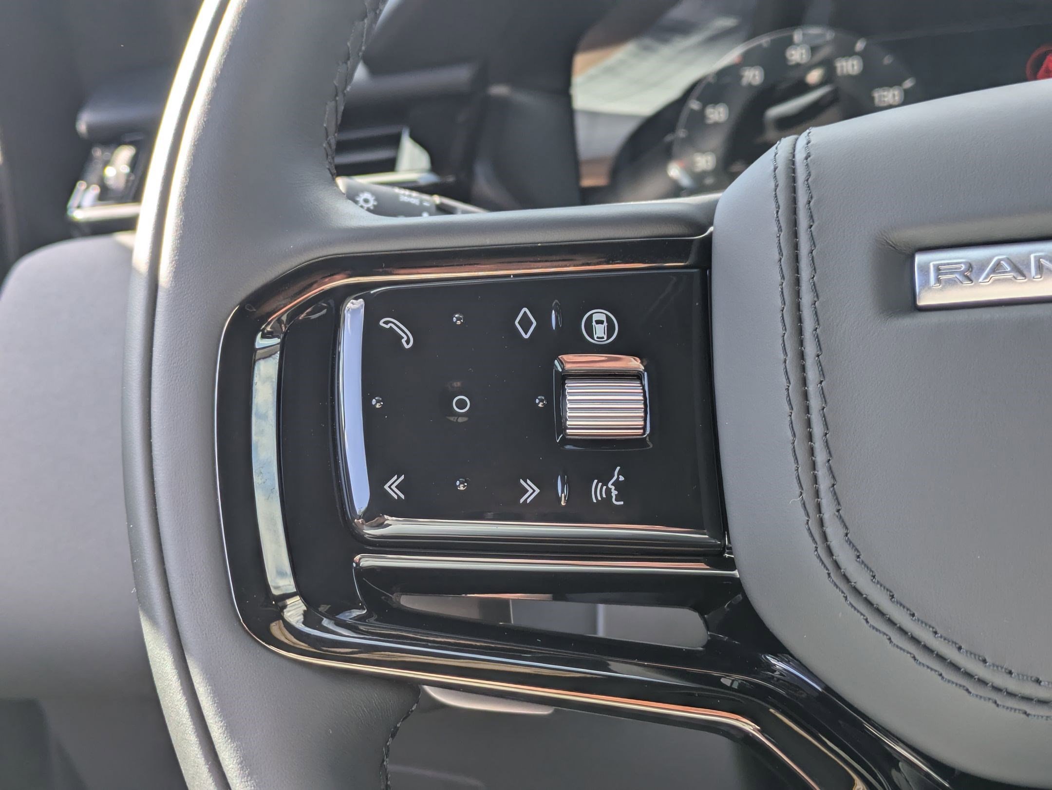 New 2026 Santorini Black Land Rover S image 17