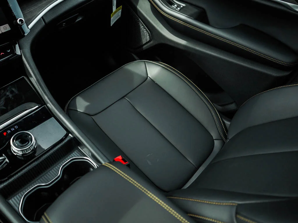 New 2026 Diamond Black Crystal Pearlcoat Jeep  image 27