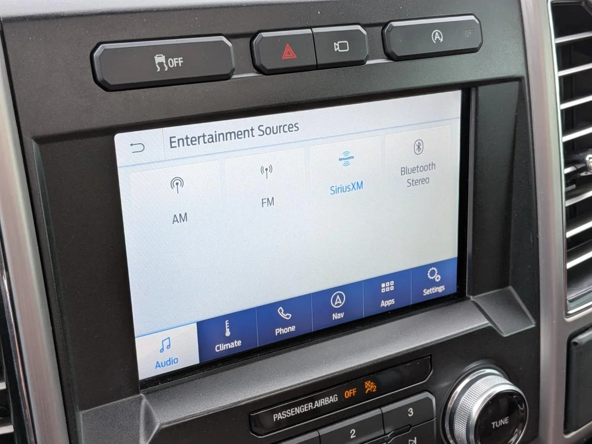 Used 2019 White Ford Platinum image 23