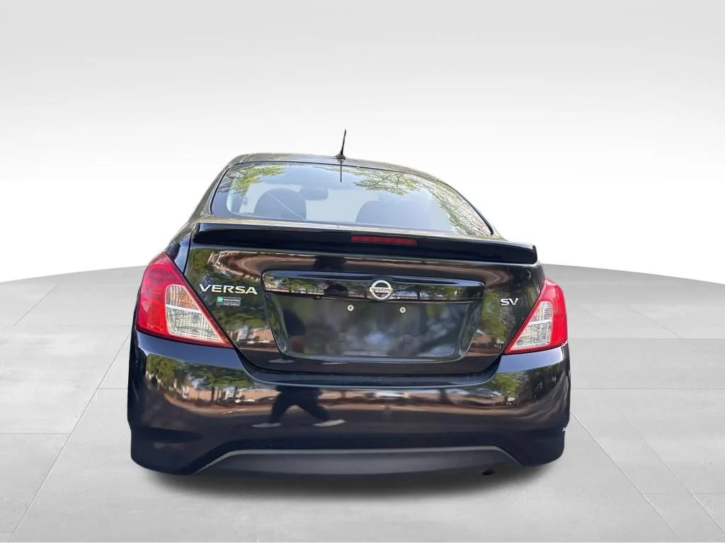 Used 2019 Black Nissan 1.6 SV image 10