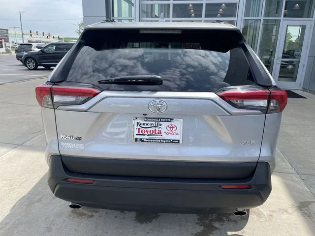 2024 Toyota RAV4 XLE - Photo 32